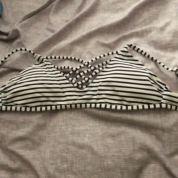Hollister bikini top - Picture 1 of 4